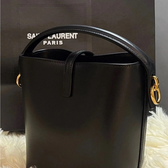 Saint Laurent Black and Gold Shoulder Bag - Picture 8 of 9